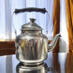 Little Master Dhara Kettle with 4-cup capacity, crafted from high-grade stainless steel for durability