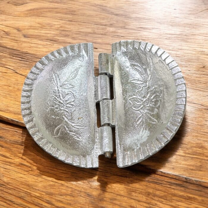 Perfect Gujiyas every time — no mess, no stress! 🎉 Handcrafted sweets made easy with our traditional aluminium mould