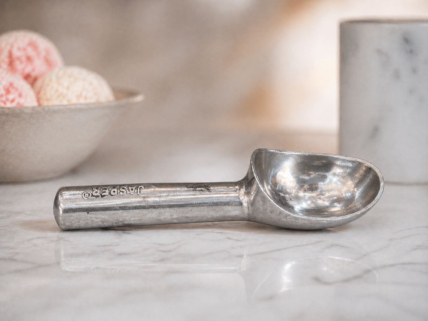 Jasper Classic Aluminium Ice Cream Scoop 8 inch silver metal scoop for serving ice cream, cookie dough, fruit, and food portions.